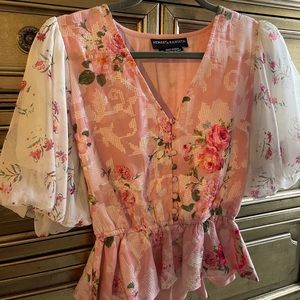Floral top 🌸